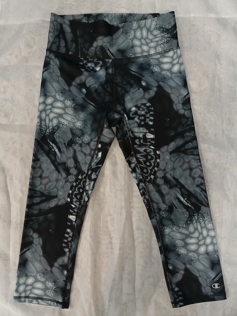 Champion Powerflex Womens Black & Gray Abstract Capri Leggings